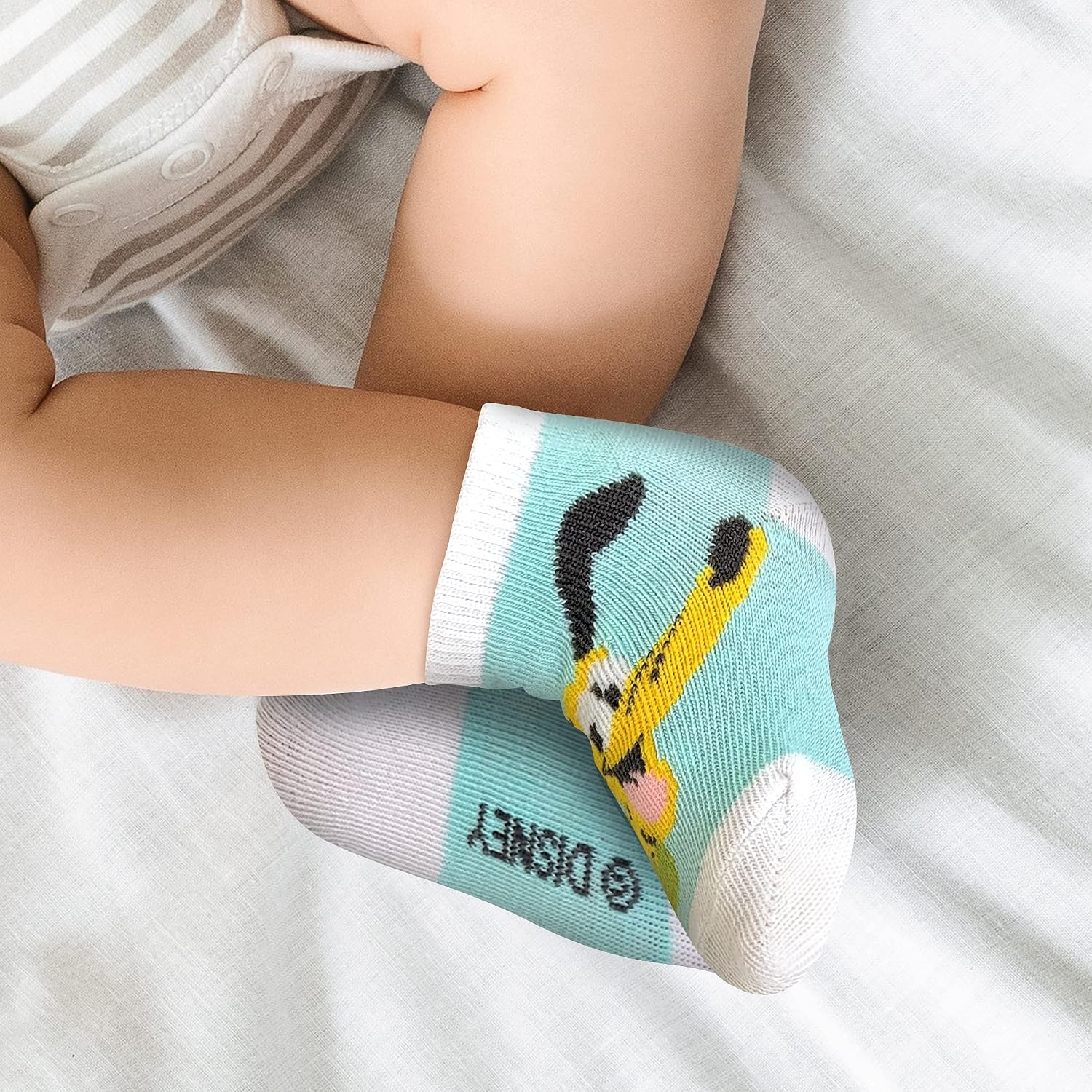 Disney baby-boys Baby Girls & Boys Minnie Mouse, Mickey Mouse, Baby Shark, Justice League 10-pack Infant Sock 0-24 Months