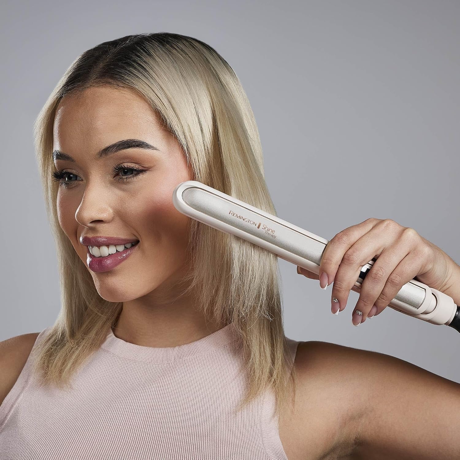 Remington Shine Therapy - Alisadora de cabello de 2 pulgadas, plancha alisadora infundida con aceite de argán y queratina, plancha alisadora profesional de cerámica para menos frizz, herramientas de | Ceramic flat iron plates infused with Argan Oil and Ke