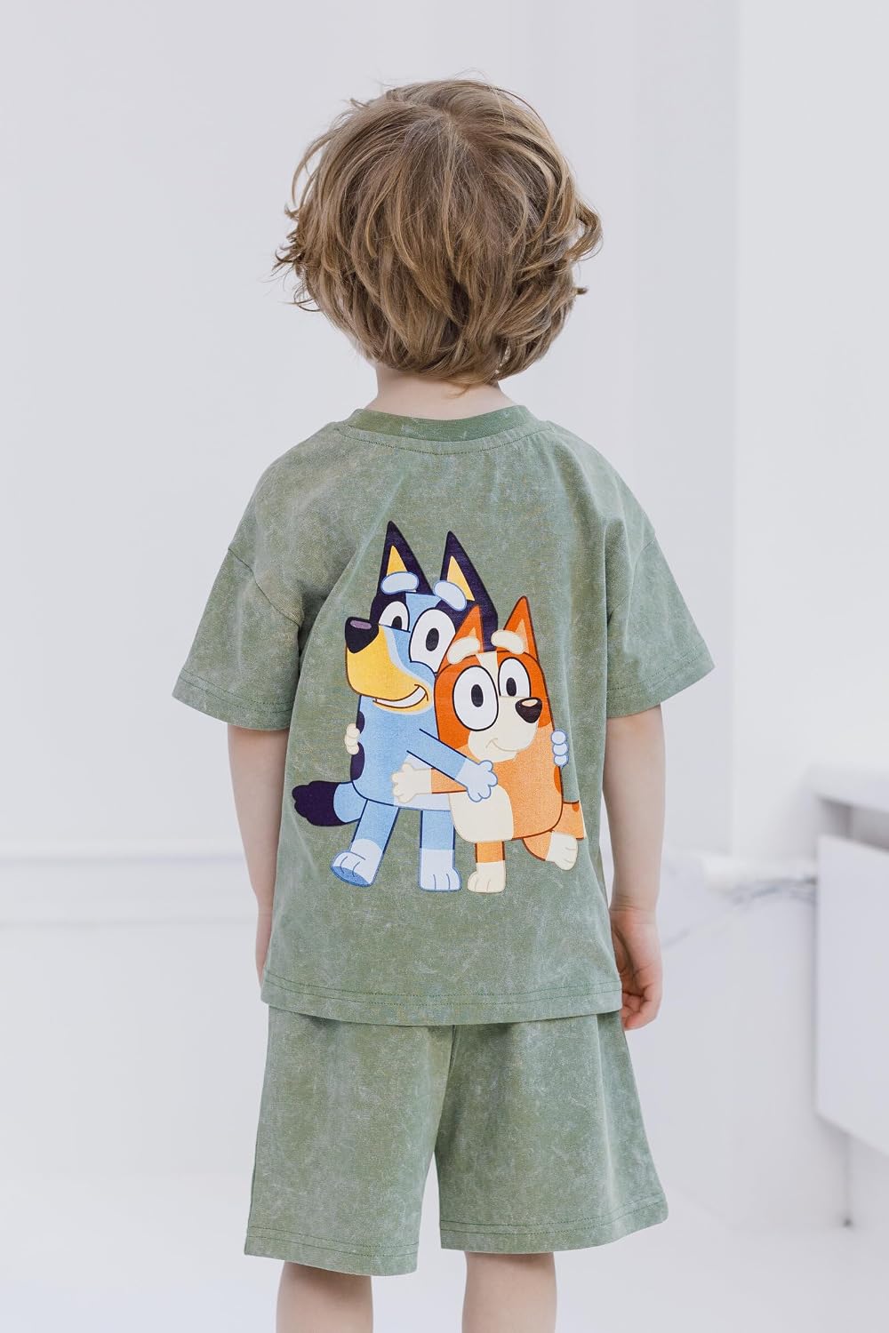 Bluey - Conjunto de camiseta con hombros caídos y pantalones cortos para niños de tamaños de bebé a grandes (2T - 10-12)